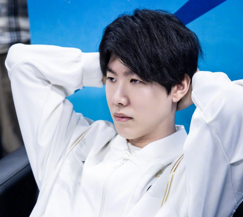 【战报】重庆QGhappy3比1零封RW侠，提前一轮以A组头名的成绩进入季后赛