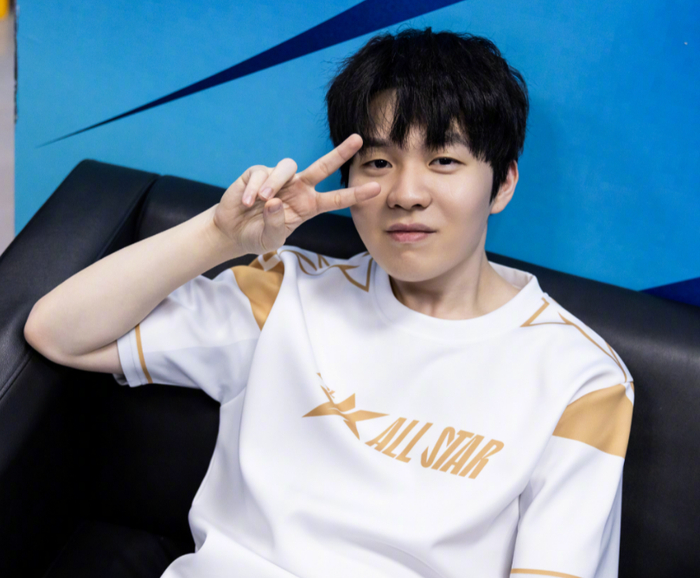 siuhy：入队的时候，Twistzz就明确表示由我接管指挥权